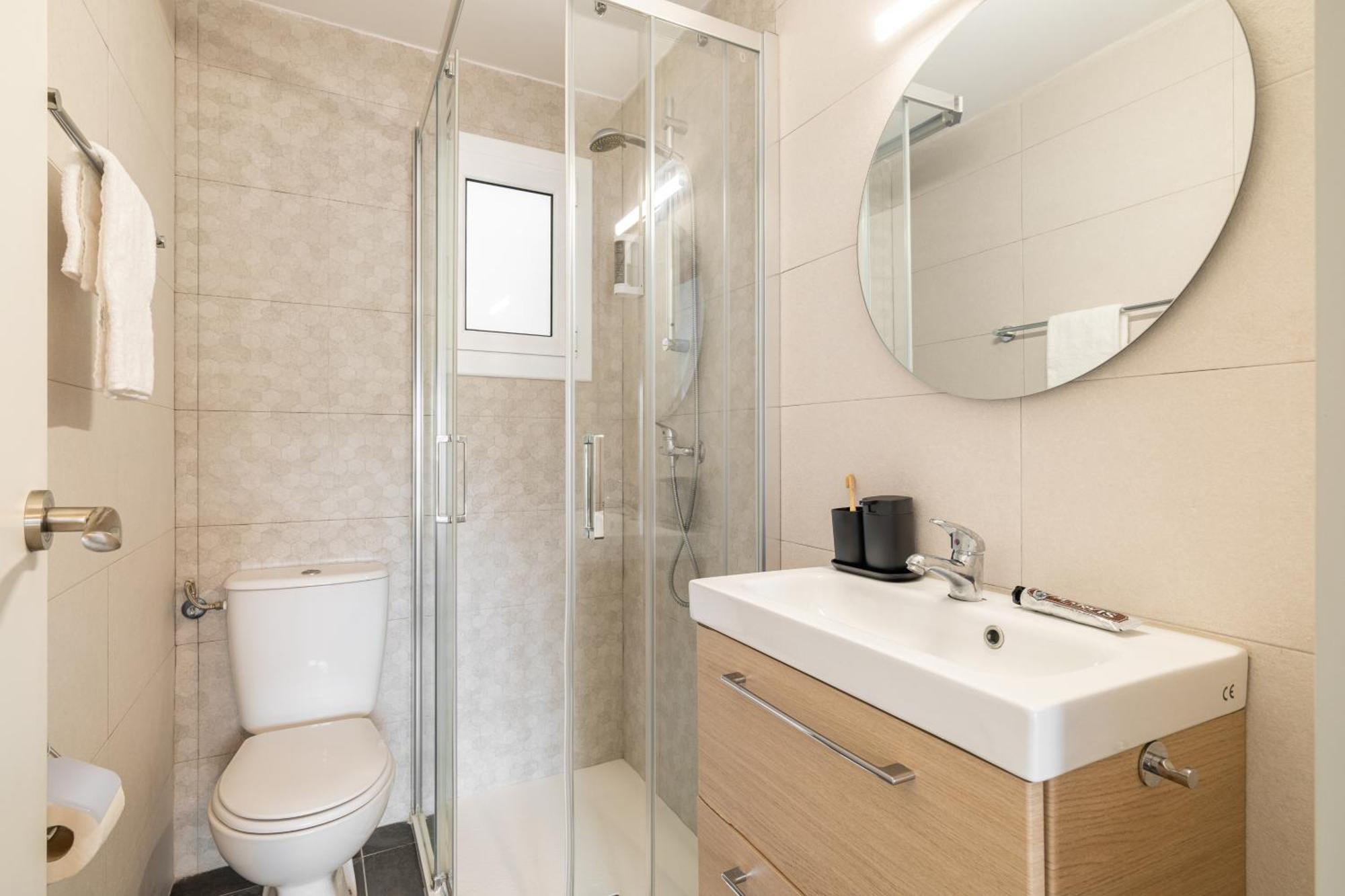 Collblanc Apartment By Olala Homes โอสปิตาเล็ต เดอ โยเบรกัต ภายนอก รูปภาพ
